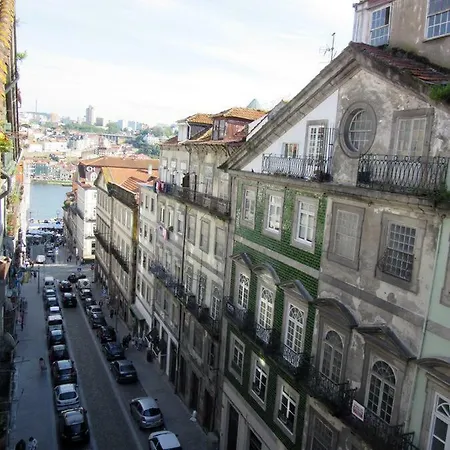 Apartman 75 Négyzetméteres, 2 Hálószobás Apartman 1 Fürdőszobával óváros Területén Porto